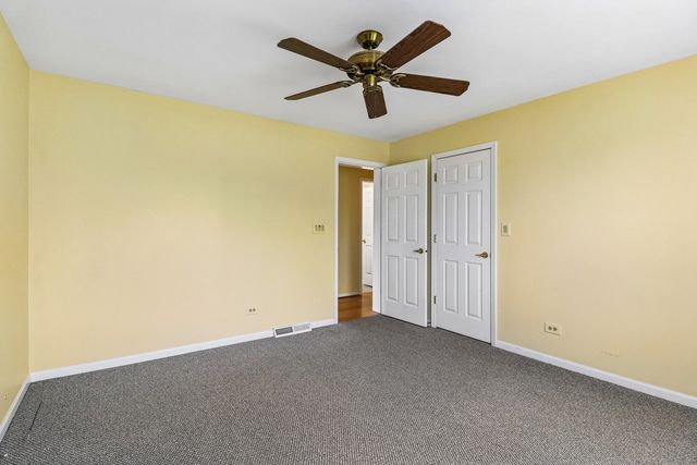 335 Belmont Court, Grayslake, IL 60030