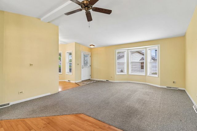 335 Belmont Court, Grayslake, IL 60030
