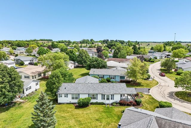 335 Belmont Court, Grayslake, IL 60030