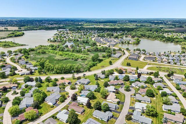 335 Belmont Court, Grayslake, IL 60030