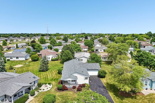 335 Belmont Court, Grayslake, IL 60030