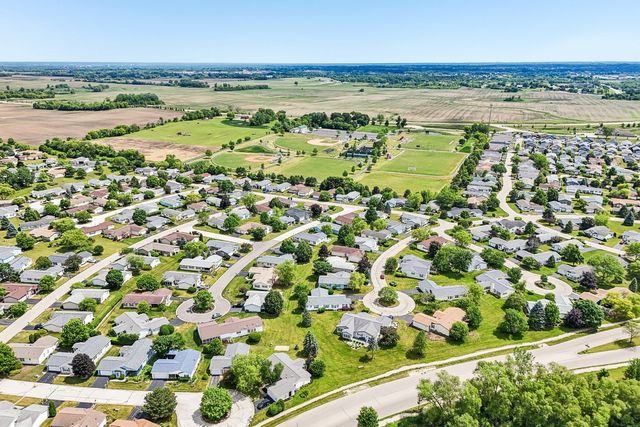 335 Belmont Court, Grayslake, IL 60030