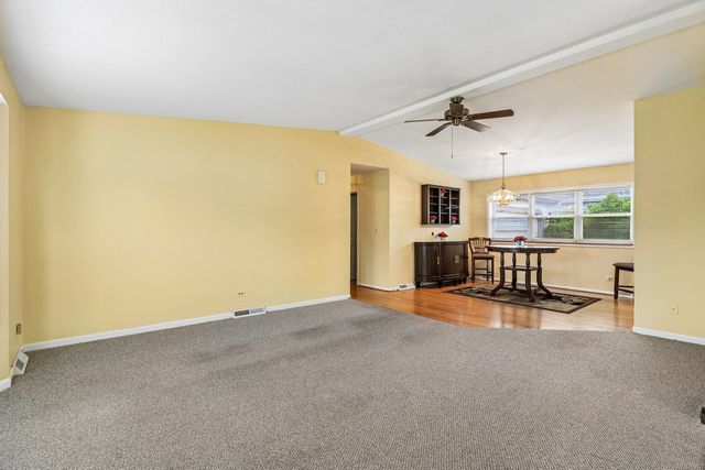 335 Belmont Court, Grayslake, IL 60030