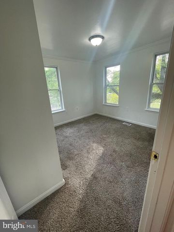 641 49TH ST NE, Washington, DC 20019