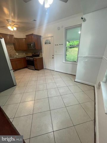 641 49TH ST NE, Washington, DC 20019