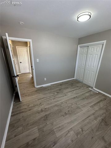 2717 King Street, Colorado Springs, CO 80904