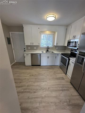 2717 King Street, Colorado Springs, CO 80904