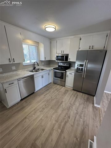 2717 King Street, Colorado Springs, CO 80904