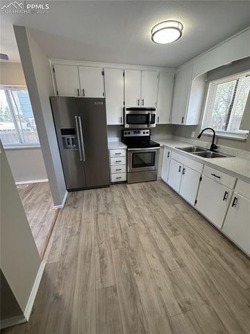 2717 King Street, Colorado Springs, CO 80904