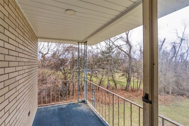 15 Pleasant Dr, Monessen, PA 15062