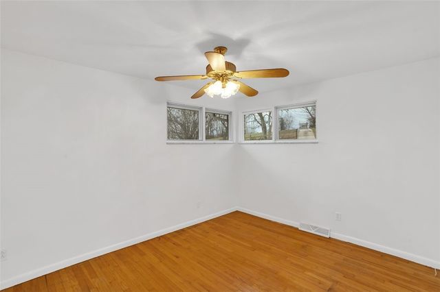 15 Pleasant Dr, Monessen, PA 15062