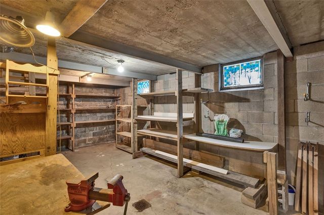 15 Pleasant Dr, Monessen, PA 15062