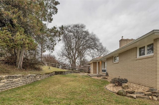 15 Pleasant Dr, Monessen, PA 15062