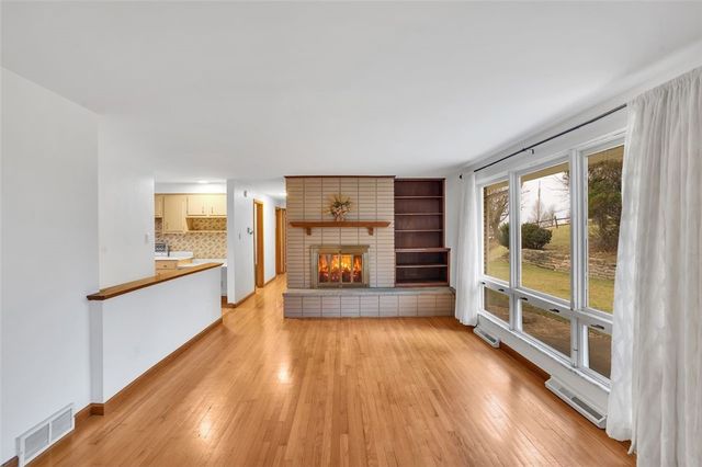 15 Pleasant Dr, Monessen, PA 15062