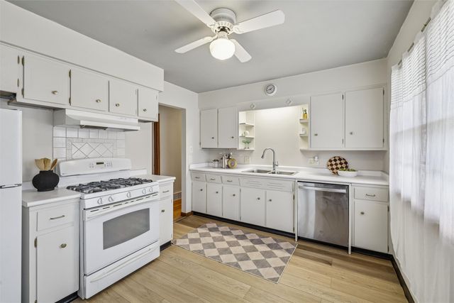 175 Waukee Avenue, Waukee, IA 50263