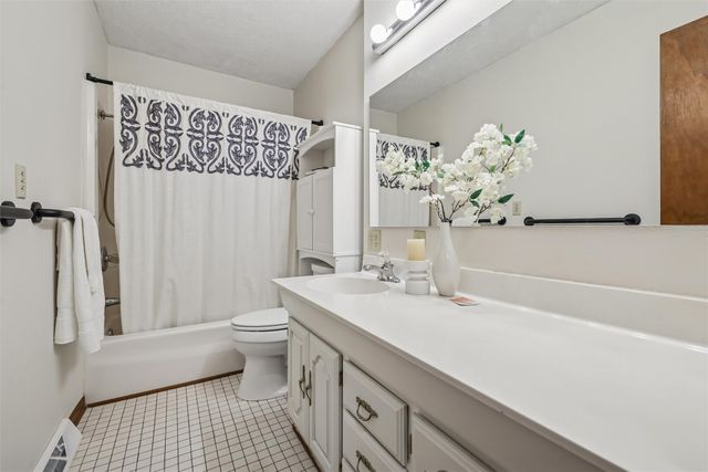 175 Waukee Avenue, Waukee, IA 50263