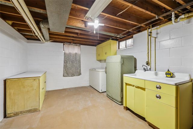 175 Waukee Avenue, Waukee, IA 50263