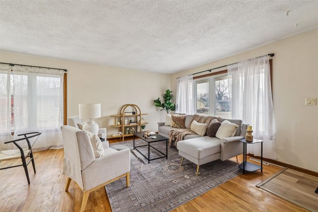 175 Waukee Avenue, Waukee, IA 50263