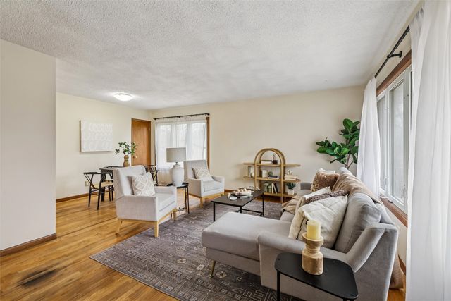 175 Waukee Avenue, Waukee, IA 50263