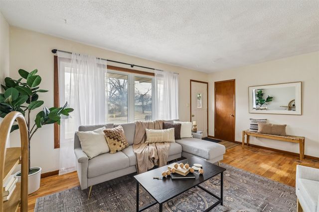 175 Waukee Avenue, Waukee, IA 50263