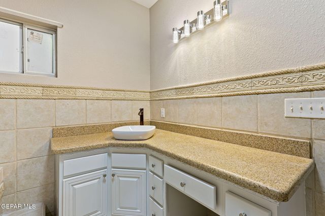 1121 Spartan Drive, Canutillo, TX 79835