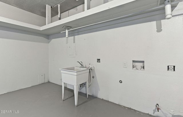 1121 Spartan Drive, Canutillo, TX 79835