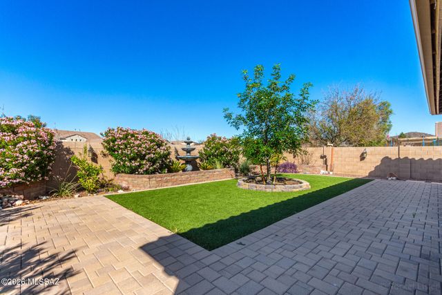 9162 W Blue Saguaro Street, Marana, AZ 85653