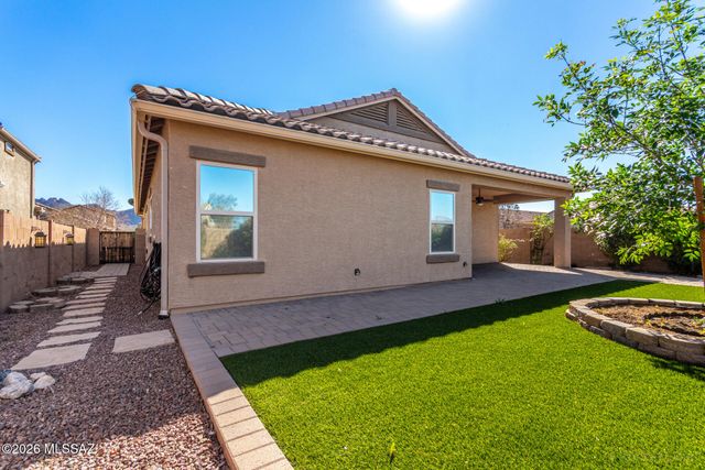 9162 W Blue Saguaro Street, Marana, AZ 85653