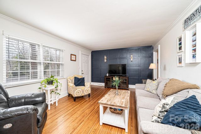 132 15th Avenue NW, Hickory, NC 28601