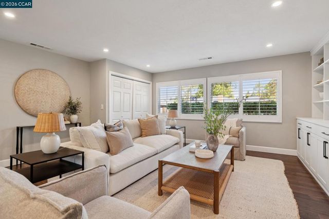 219 Evelyn Dr, Pleasant Hill, CA 94523