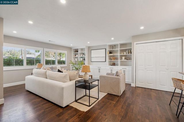 219 Evelyn Dr, Pleasant Hill, CA 94523
