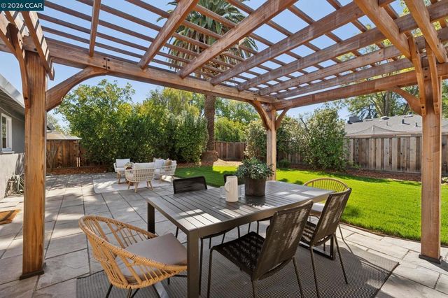 219 Evelyn Dr, Pleasant Hill, CA 94523