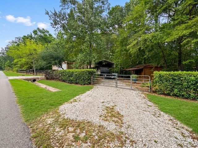 1190 Hidden Oaks Drive, Point Blank, TX 77364