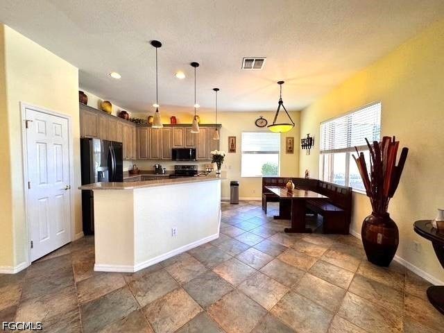 2560 Keystone Lake DR, Cape Coral, FL 33909