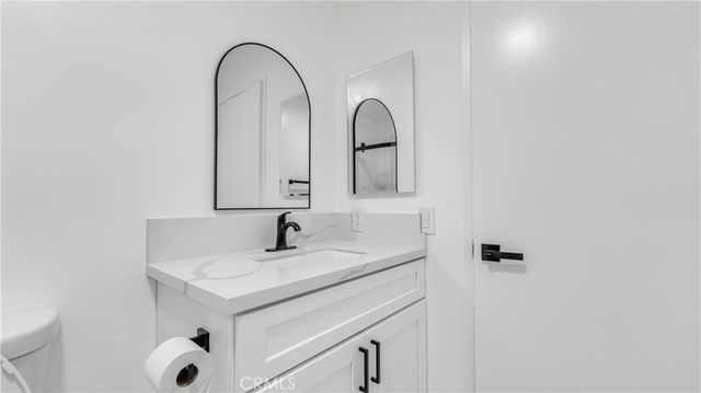 527 E Elmwood B, Burbank, CA 91501