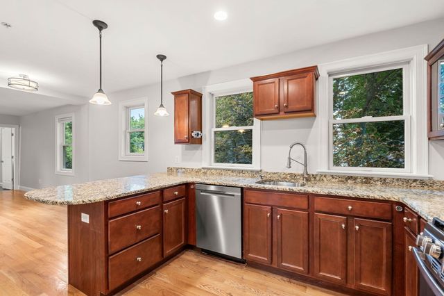 26 Andrew Street 2R, Salem, MA 01970