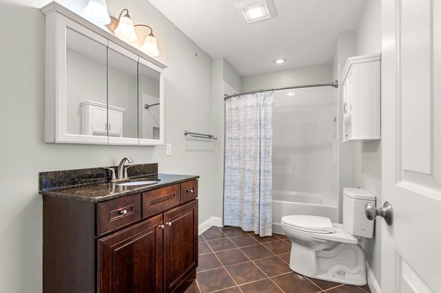26 Andrew Street 2R, Salem, MA 01970