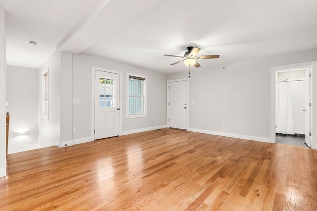 26 Andrew Street 2R, Salem, MA 01970