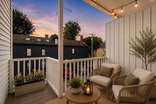 26 Andrew Street 2R, Salem, MA 01970