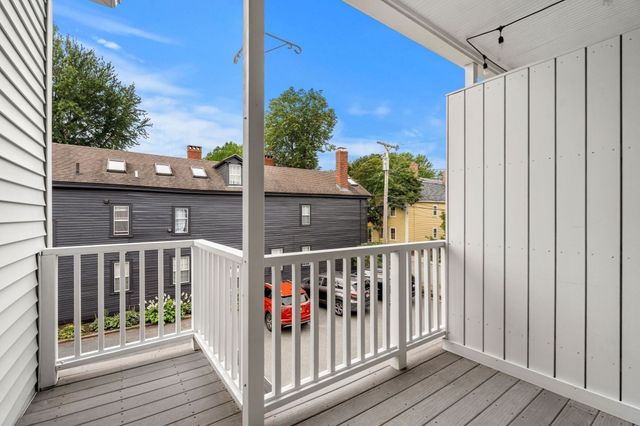 26 Andrew Street 2R, Salem, MA 01970