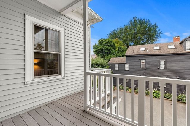 26 Andrew Street 2R, Salem, MA 01970