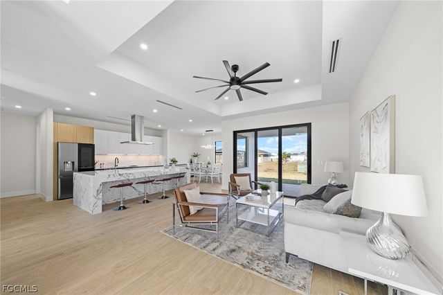 409 NE 15th TER, Cape Coral, FL 33909