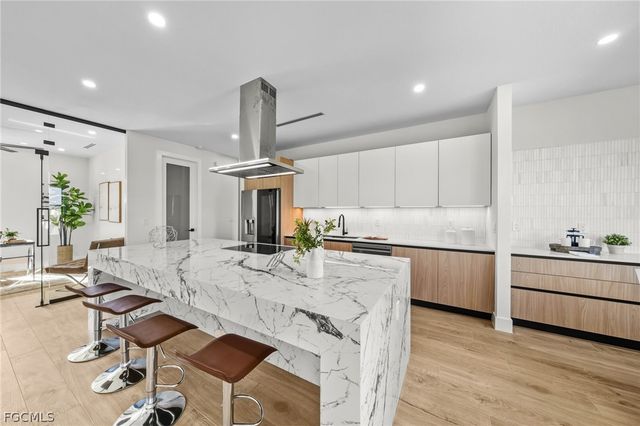 409 NE 15th TER, Cape Coral, FL 33909