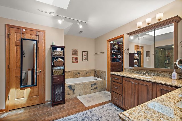 17324 Deer Creek Drive, Orland Park, IL 60467
