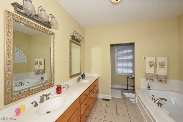 5957 Century Street NW, Canton, OH 44718