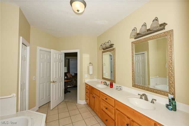 5957 Century Street NW, Canton, OH 44718