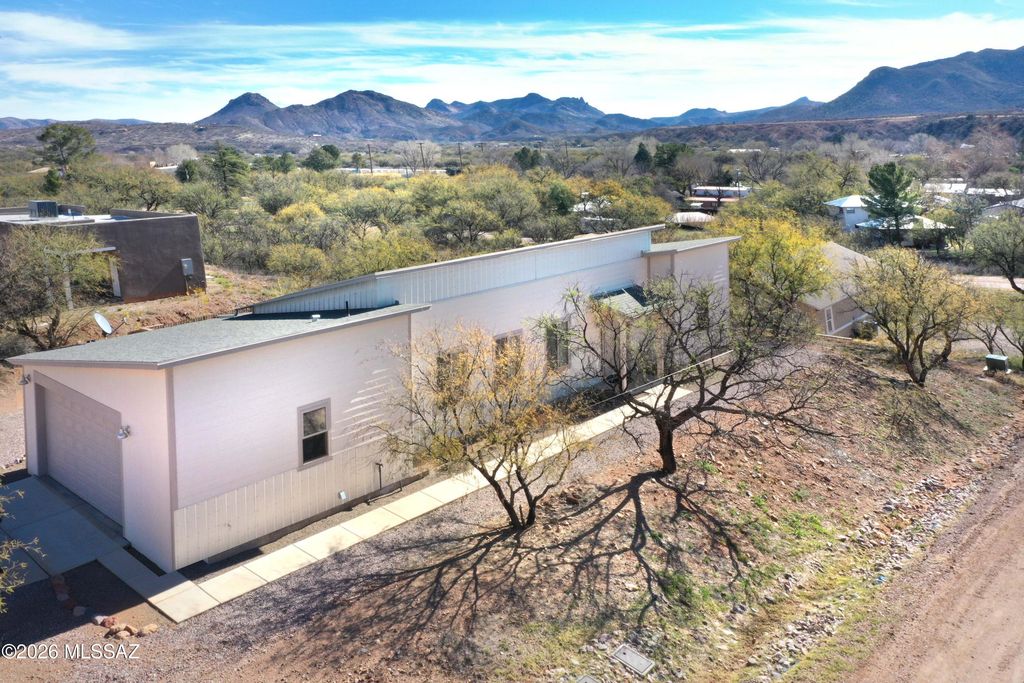 149 Roadrunner Lane, Patagonia, AZ 85624