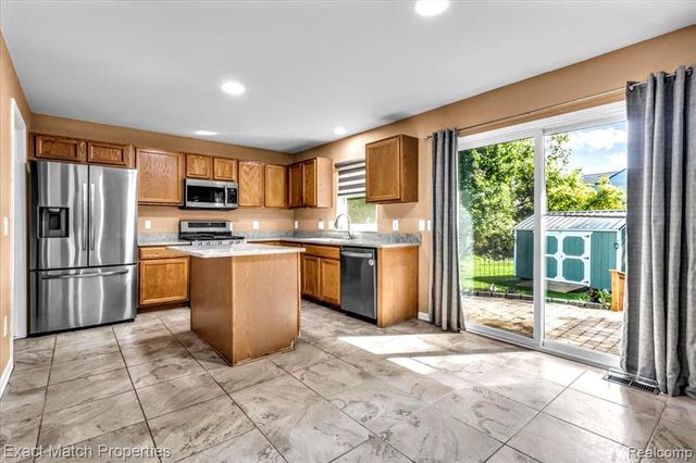 6456 Mcclelland Road, Holly, MI 48442