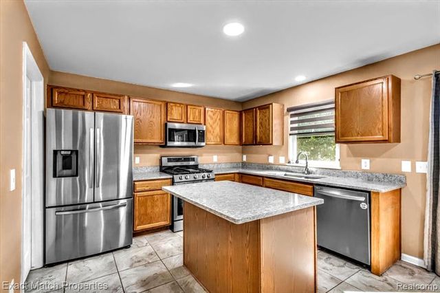 6456 Mcclelland Road, Holly, MI 48442