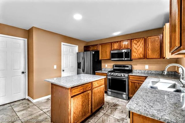 6456 Mcclelland Road, Holly, MI 48442